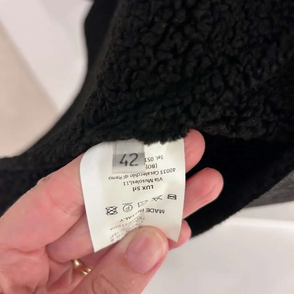 Oversized Collection Privee Jacket - Picture 3 of 3